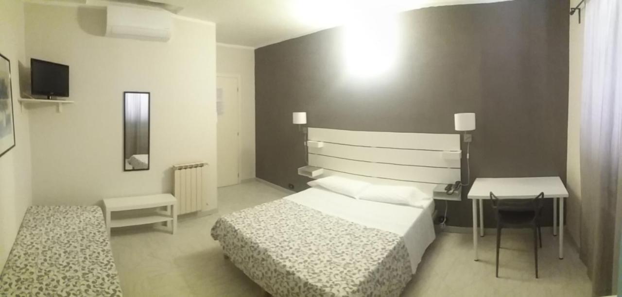 Hotel Malibu Споторно Екстер'єр фото