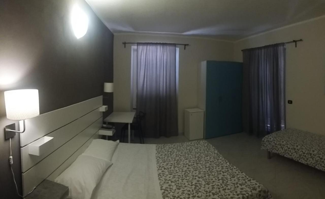 Hotel Malibu Споторно Екстер'єр фото