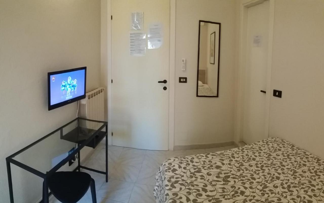 Hotel Malibu Споторно Екстер'єр фото