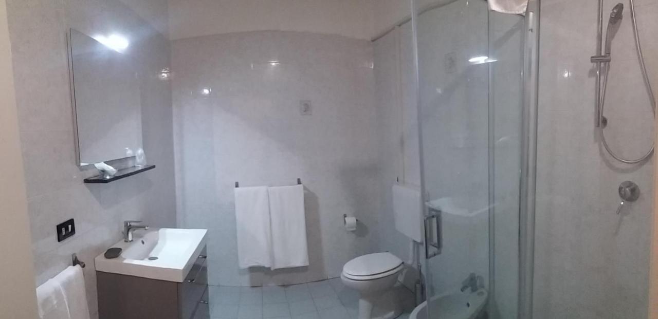 Hotel Malibu Споторно Екстер'єр фото