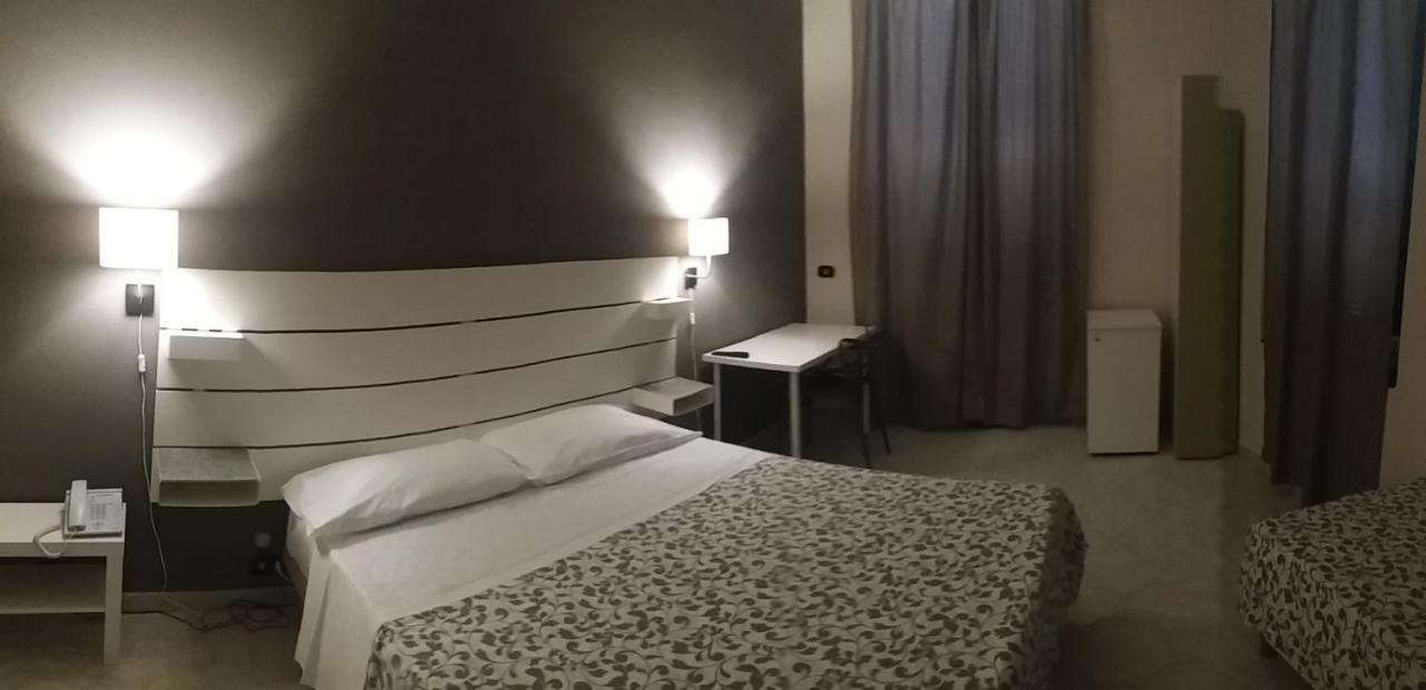Hotel Malibu Споторно Екстер'єр фото