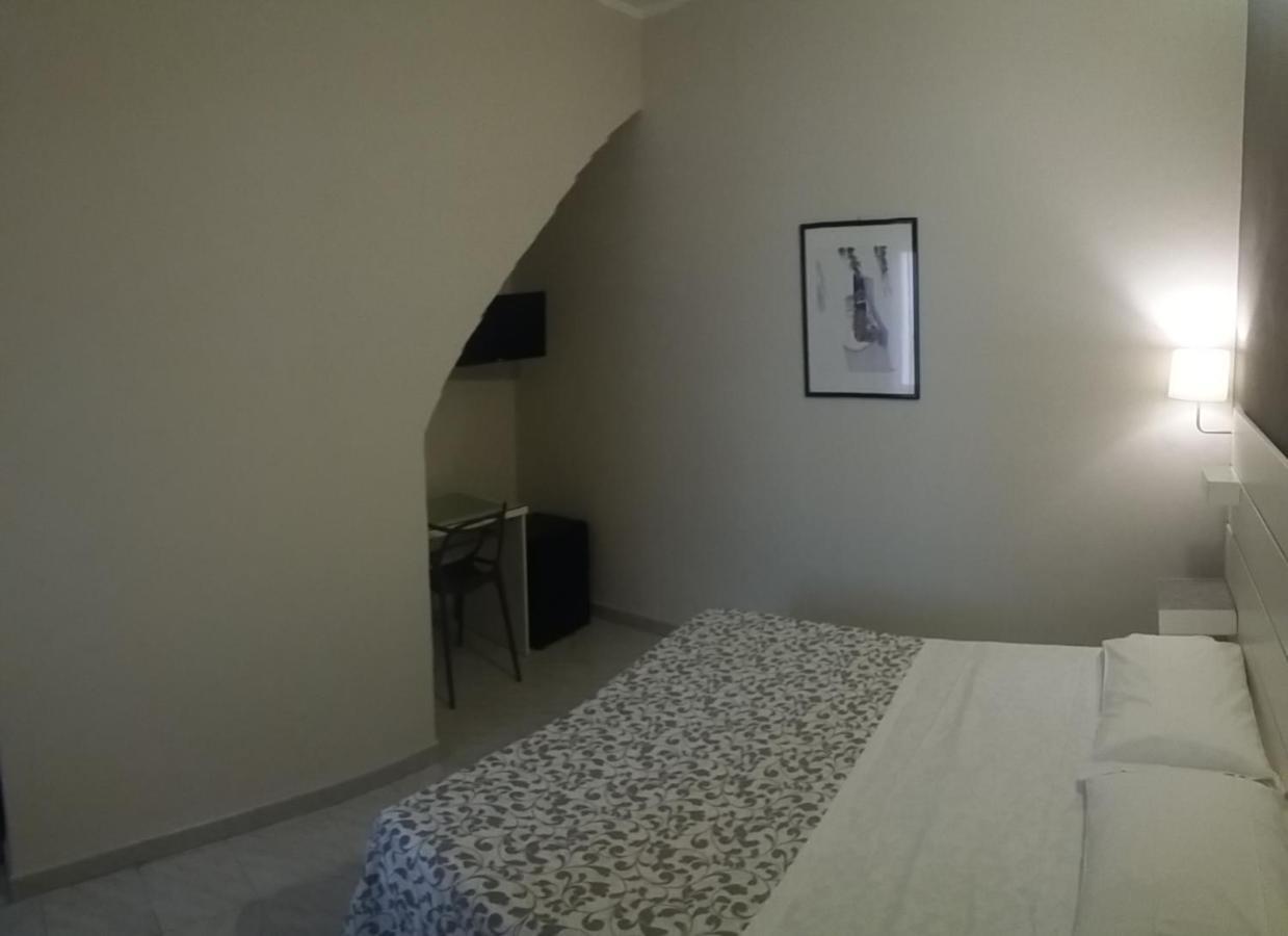 Hotel Malibu Споторно Екстер'єр фото