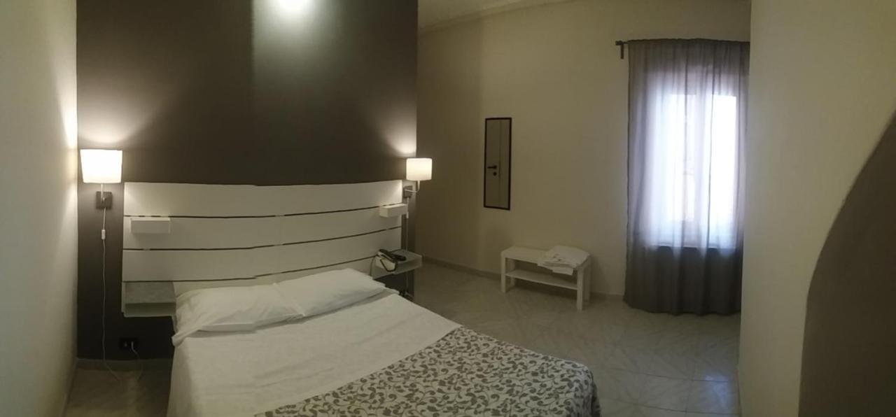 Hotel Malibu Споторно Екстер'єр фото