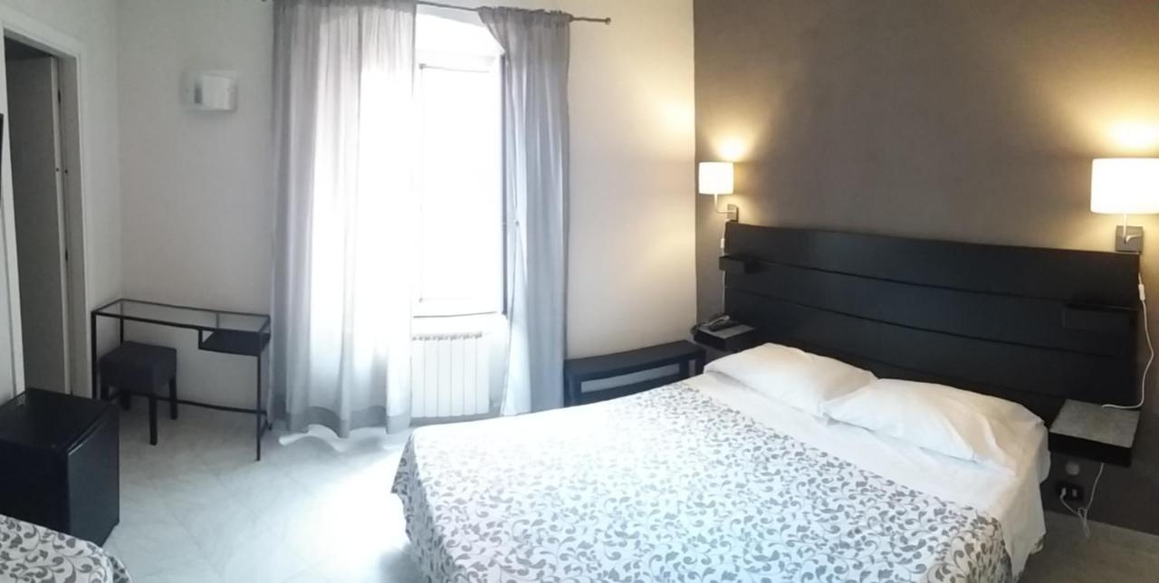 Hotel Malibu Споторно Екстер'єр фото